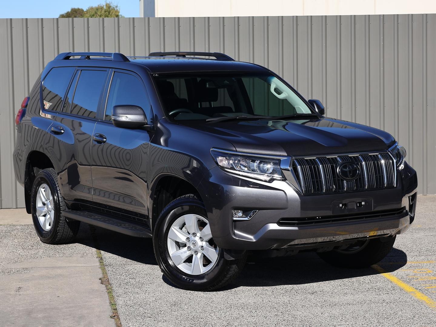Toyota Landcruiser Prado image 1