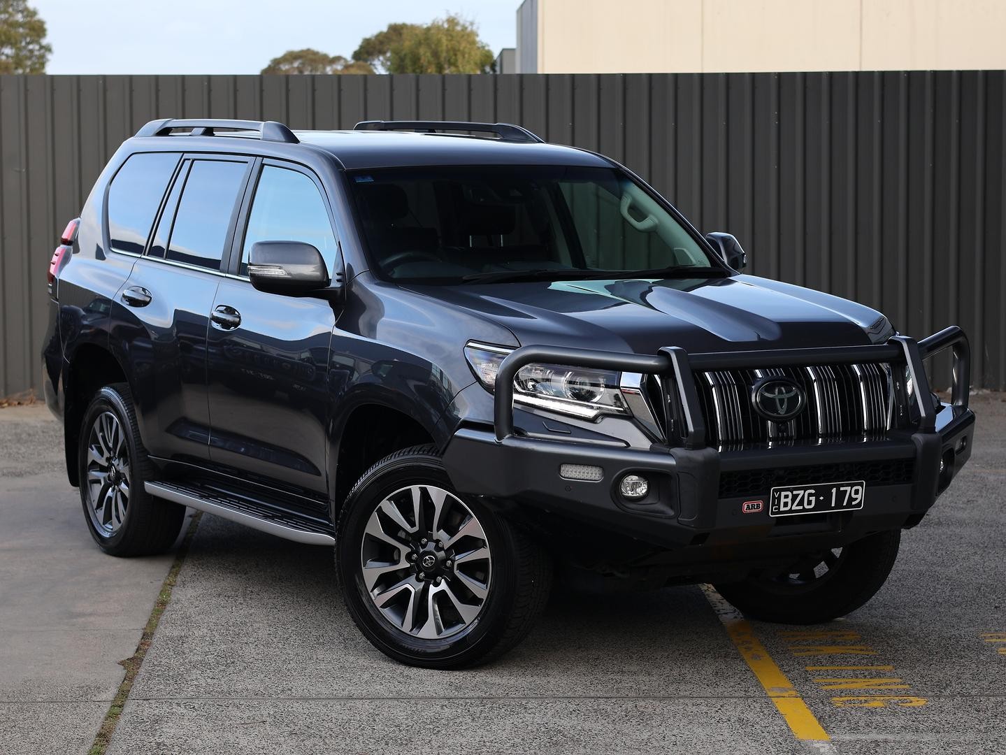 Toyota Landcruiser Prado image 1