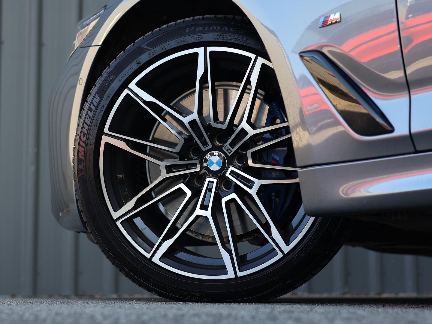 BMW 5 Series image 4