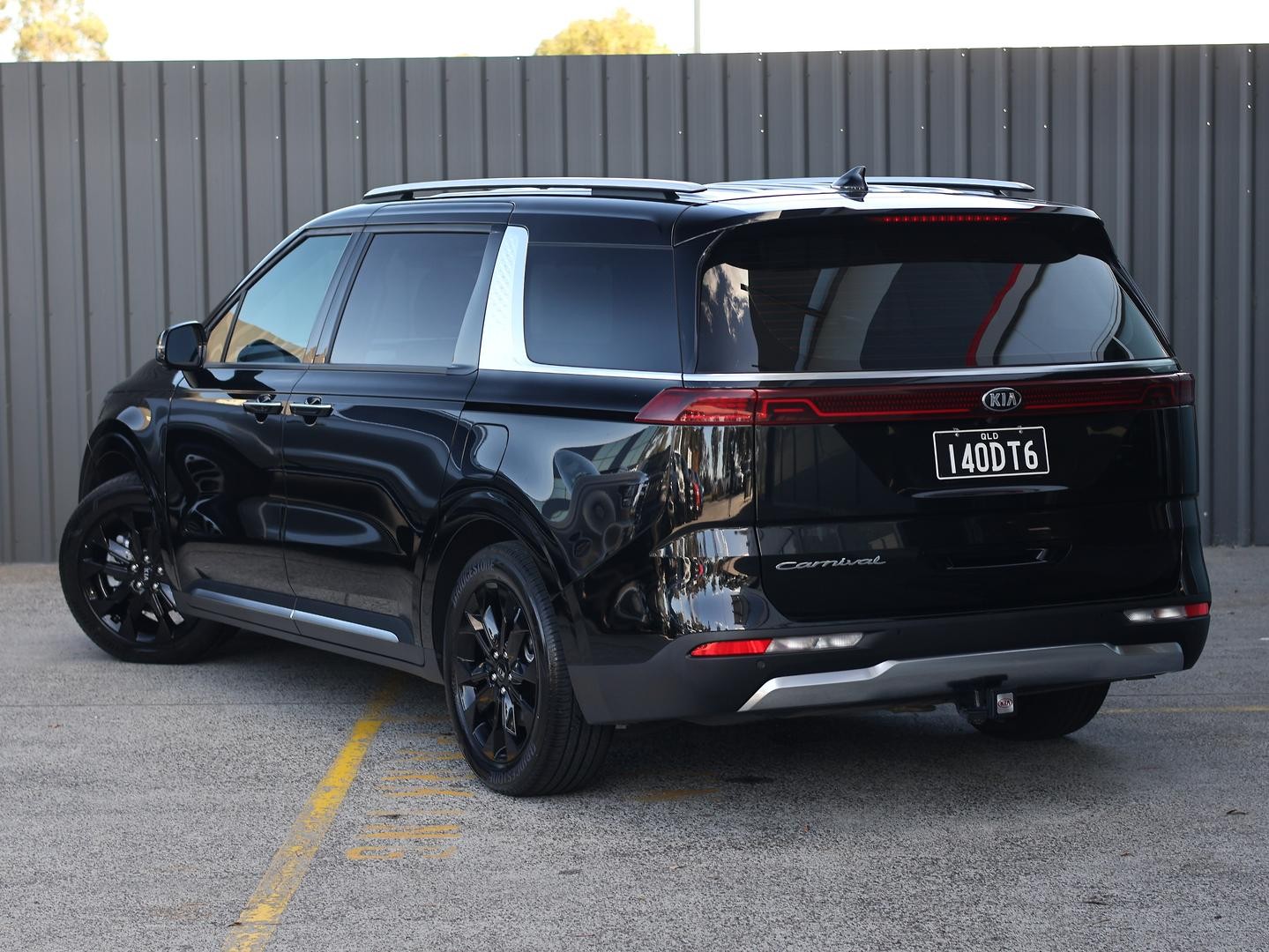 Kia Carnival image 3