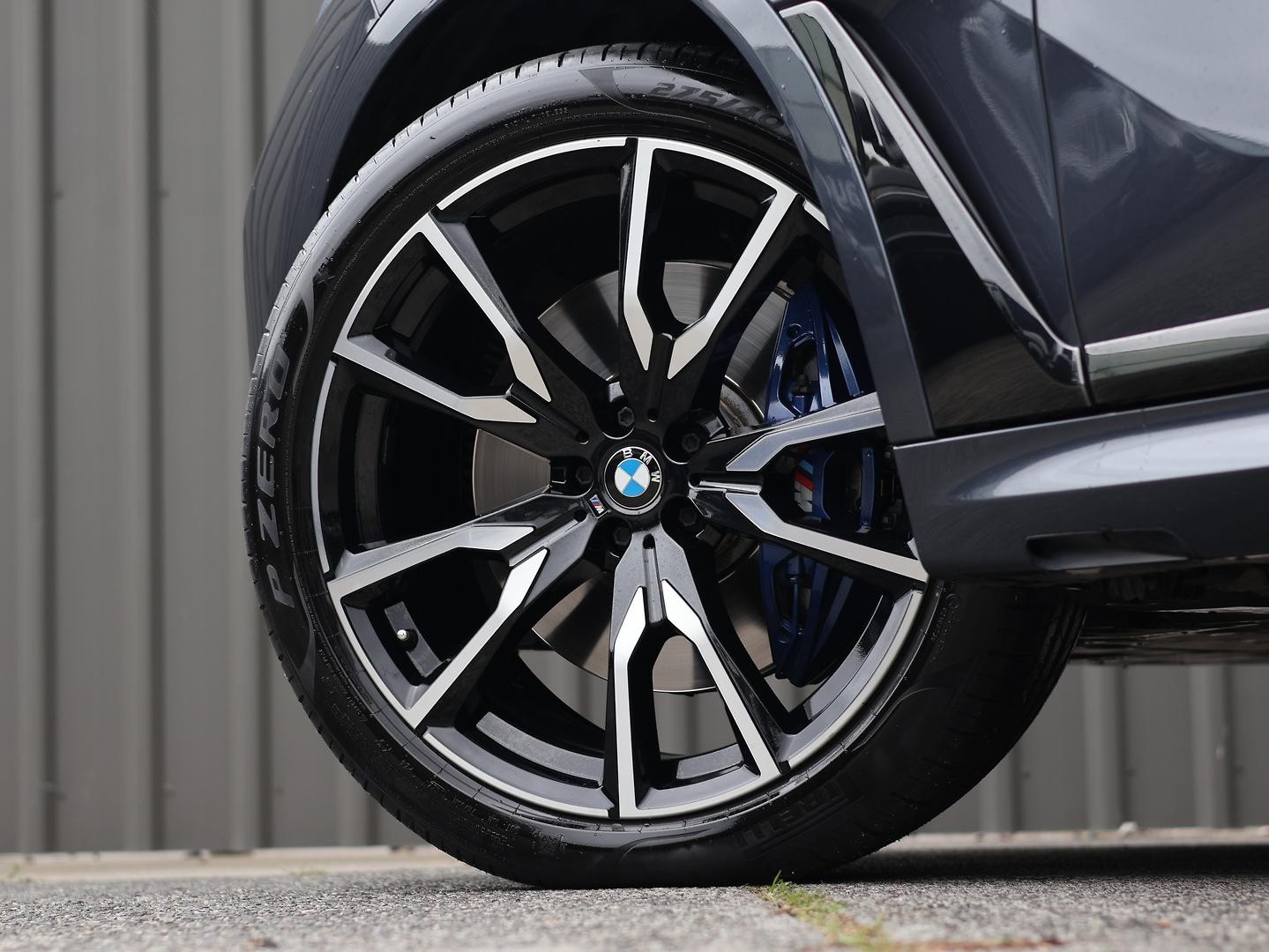 BMW X7 image 4