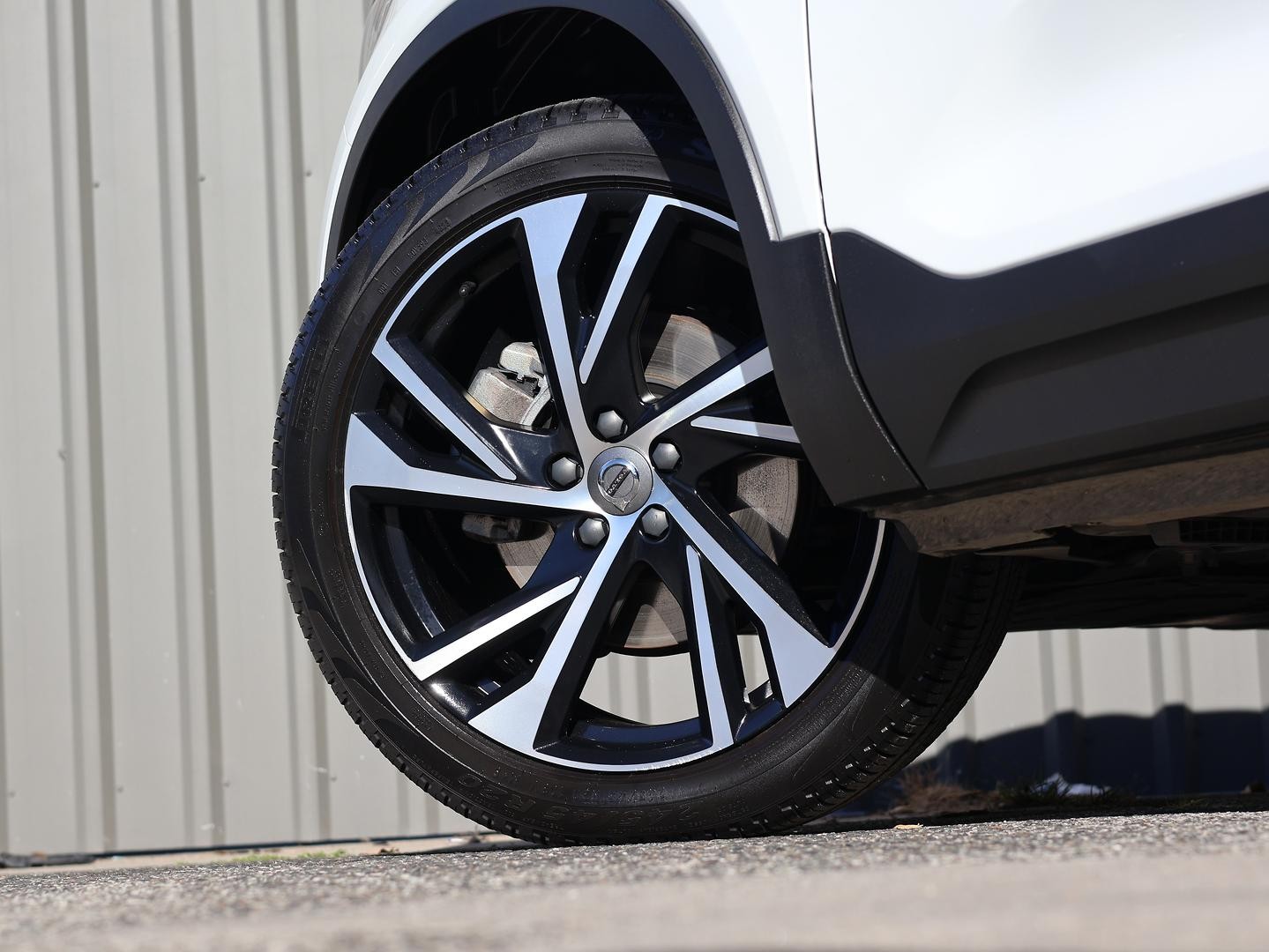 Volvo Xc40 image 4