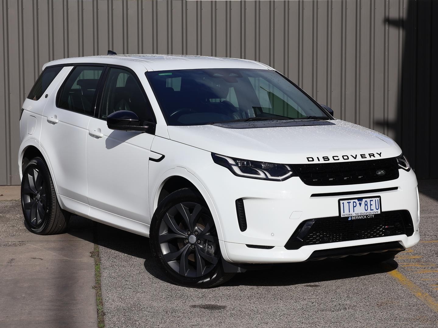 Land Rover Discovery Sport image 1