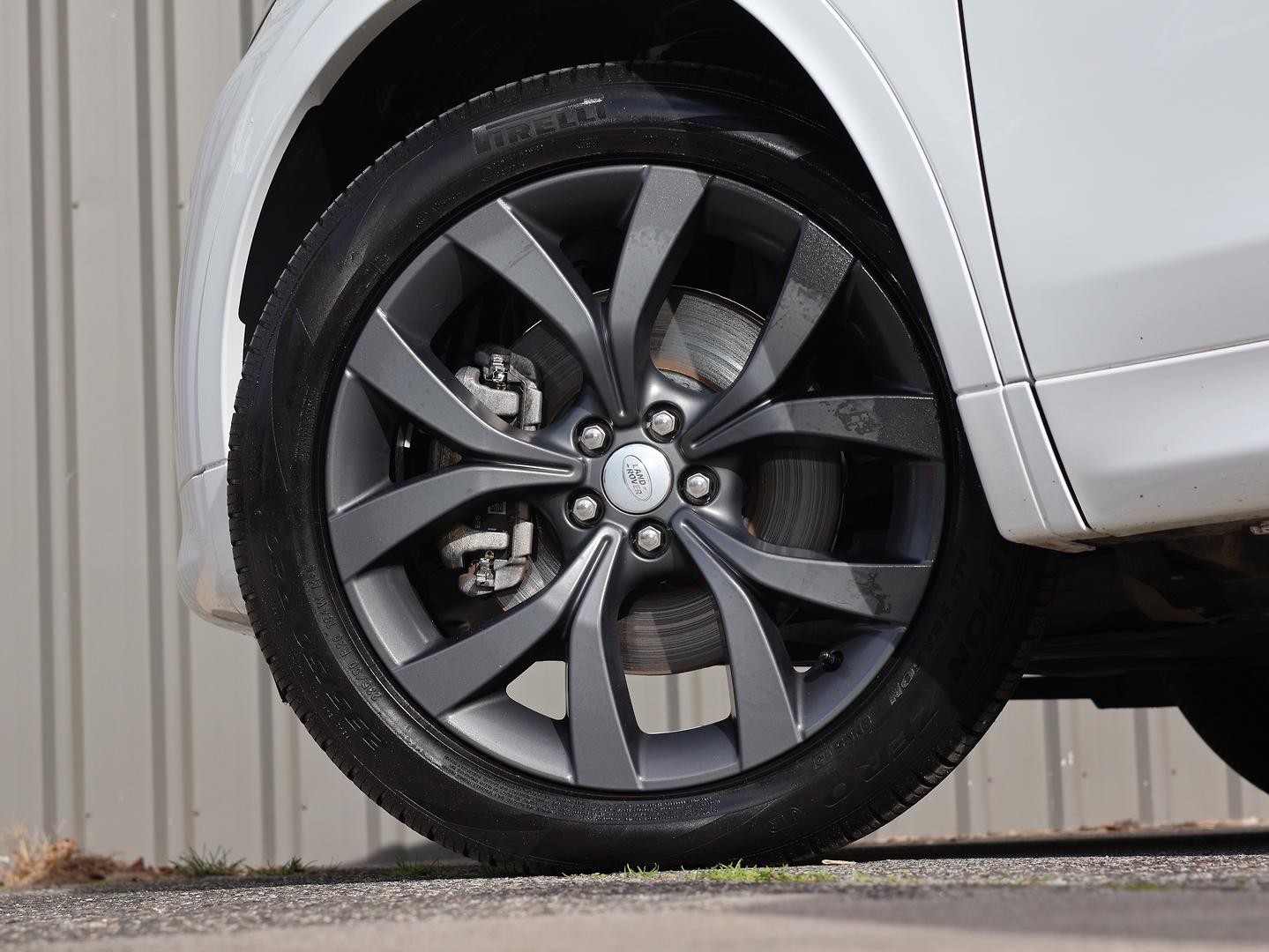 Land Rover Discovery Sport image 4