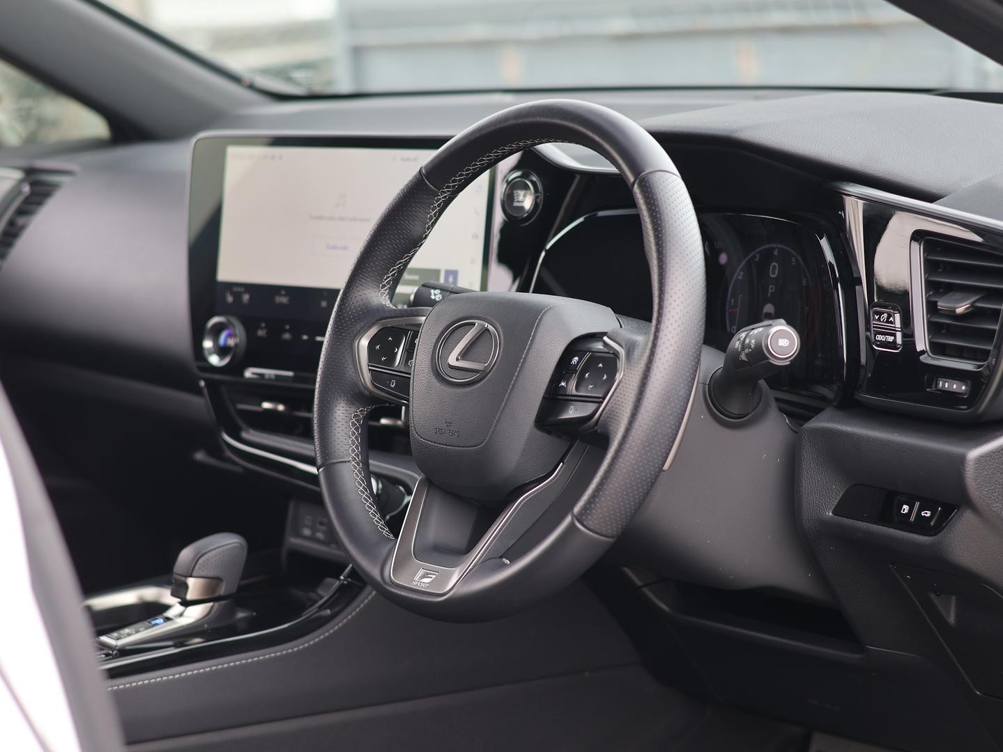 Lexus Nx image 2