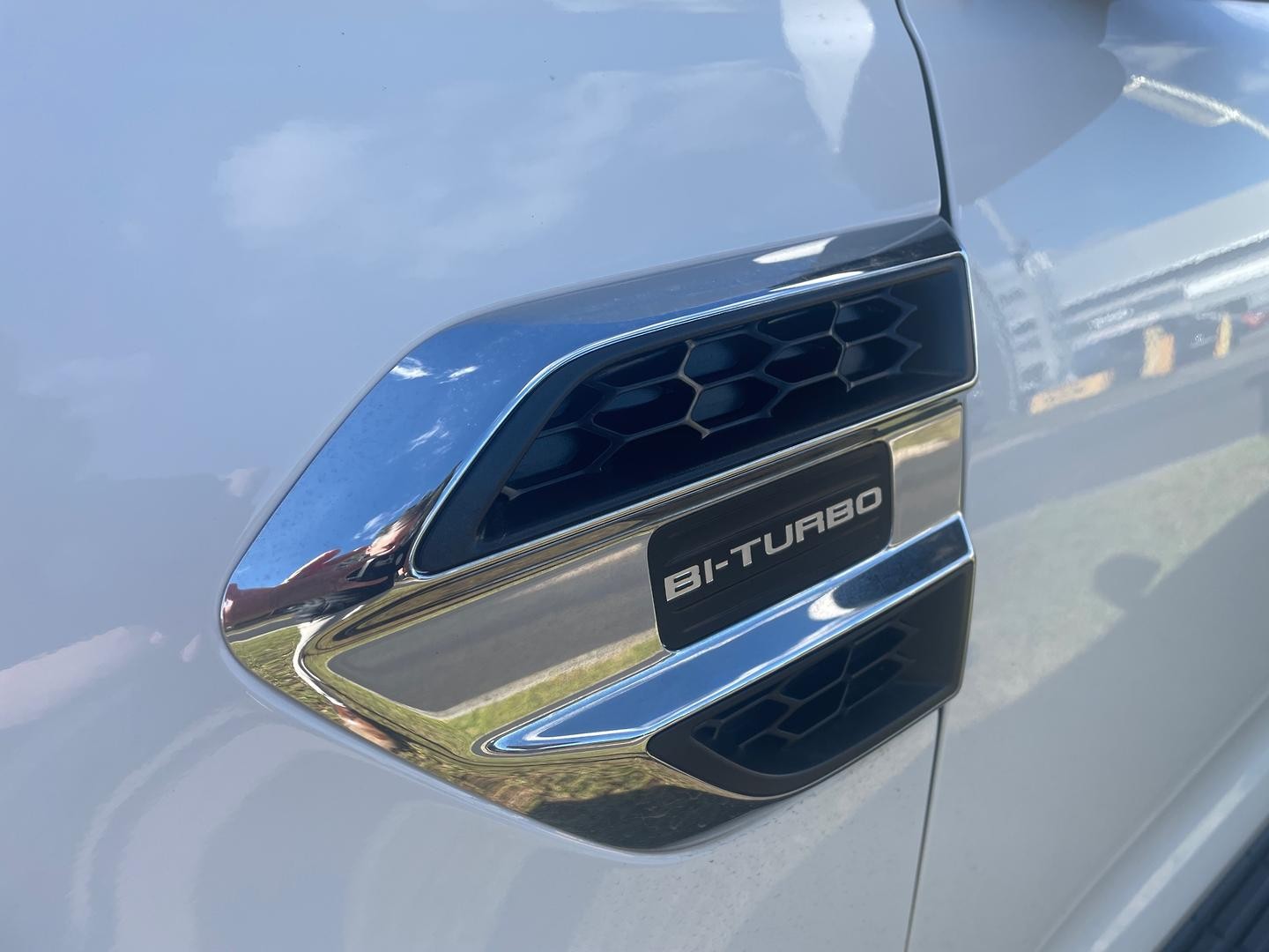 Ford Everest image 2