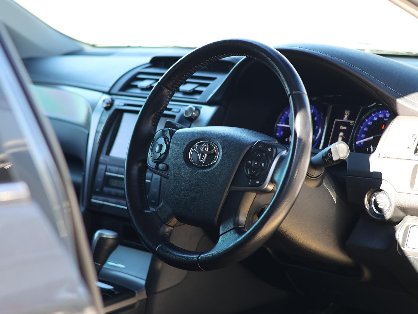 Toyota Aurion image 2