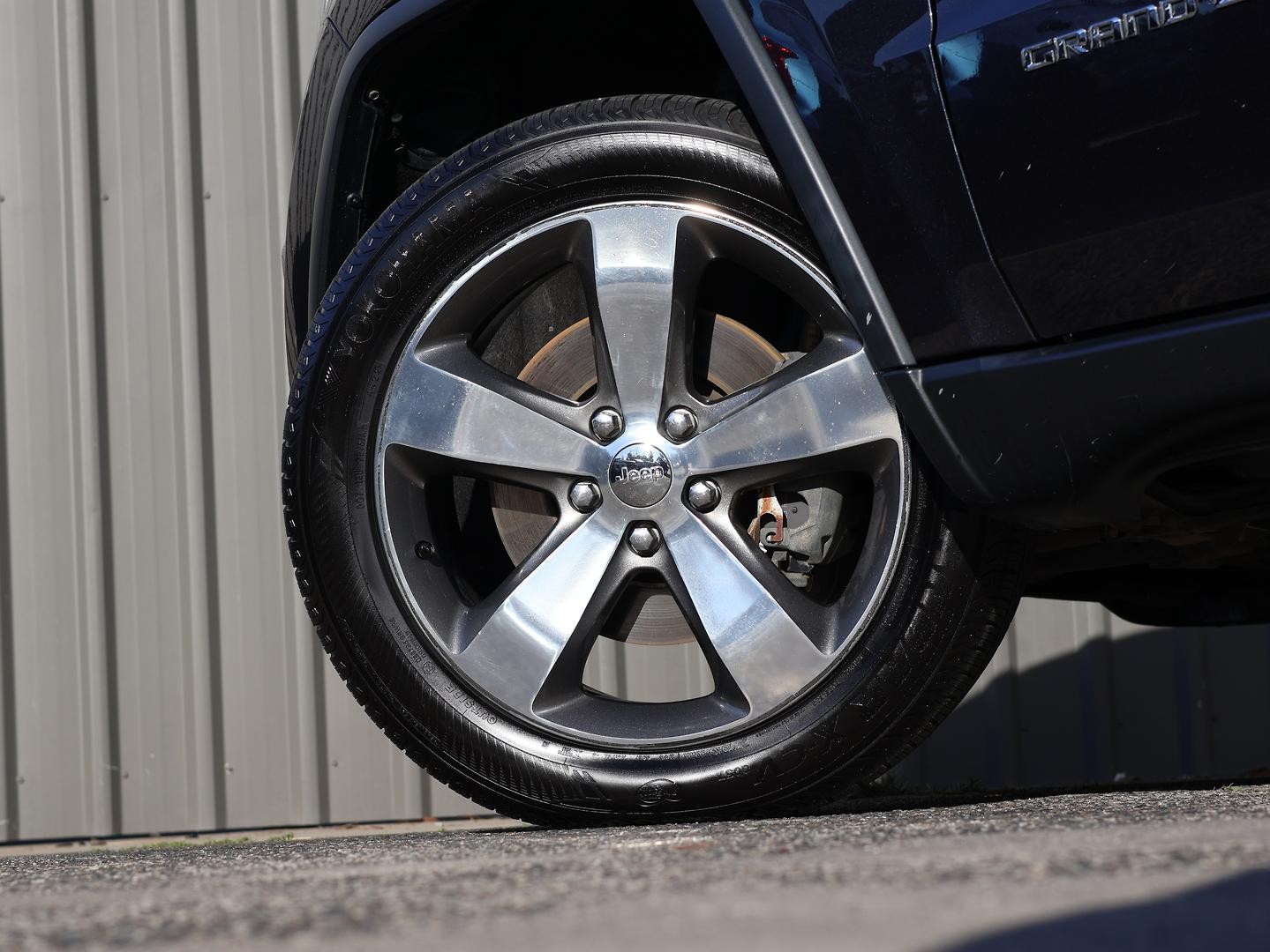 Jeep Grand Cherokee image 4