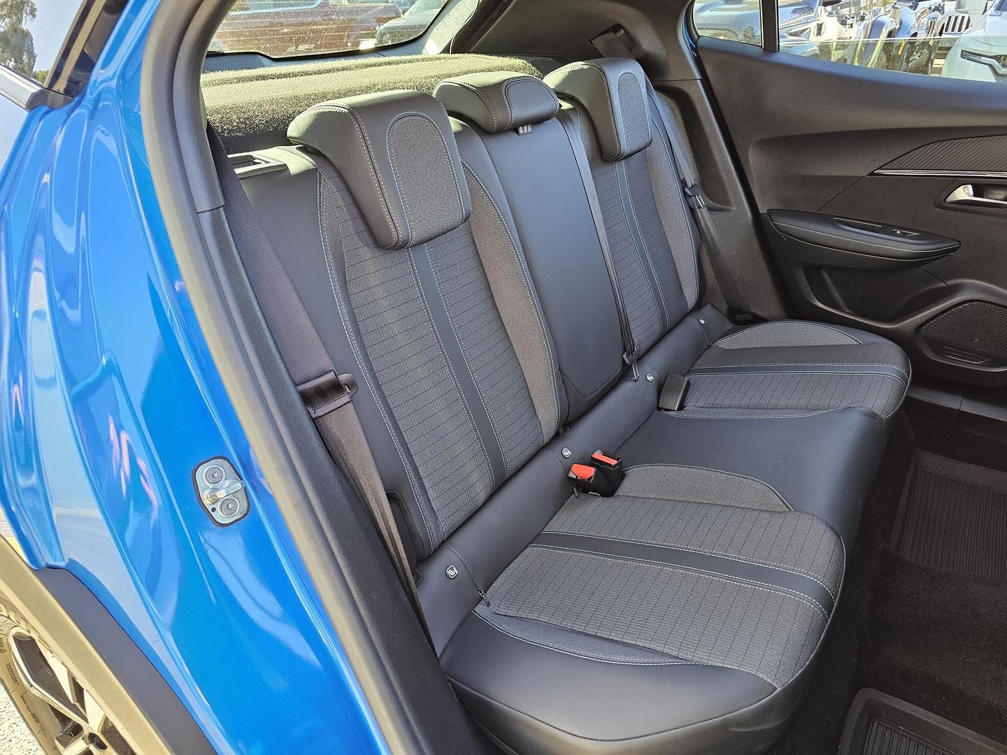 Peugeot 2008 image 2