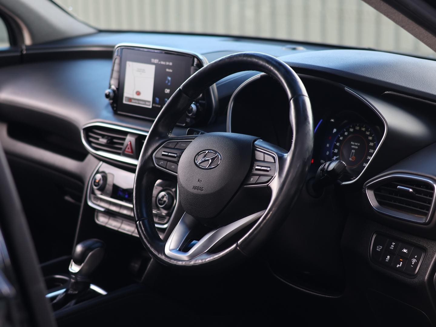 Hyundai Santa Fe image 2