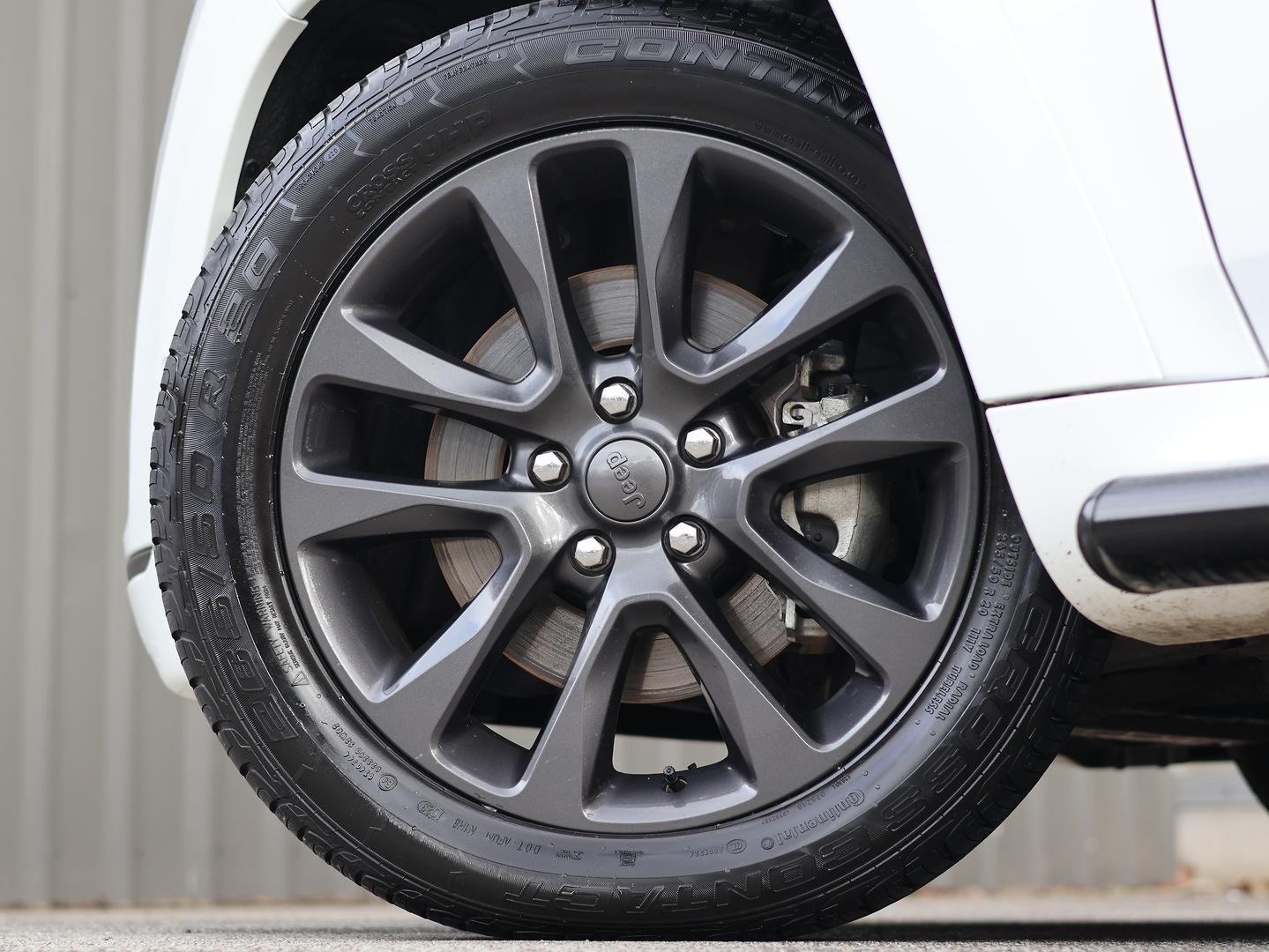 Jeep Grand Cherokee image 4