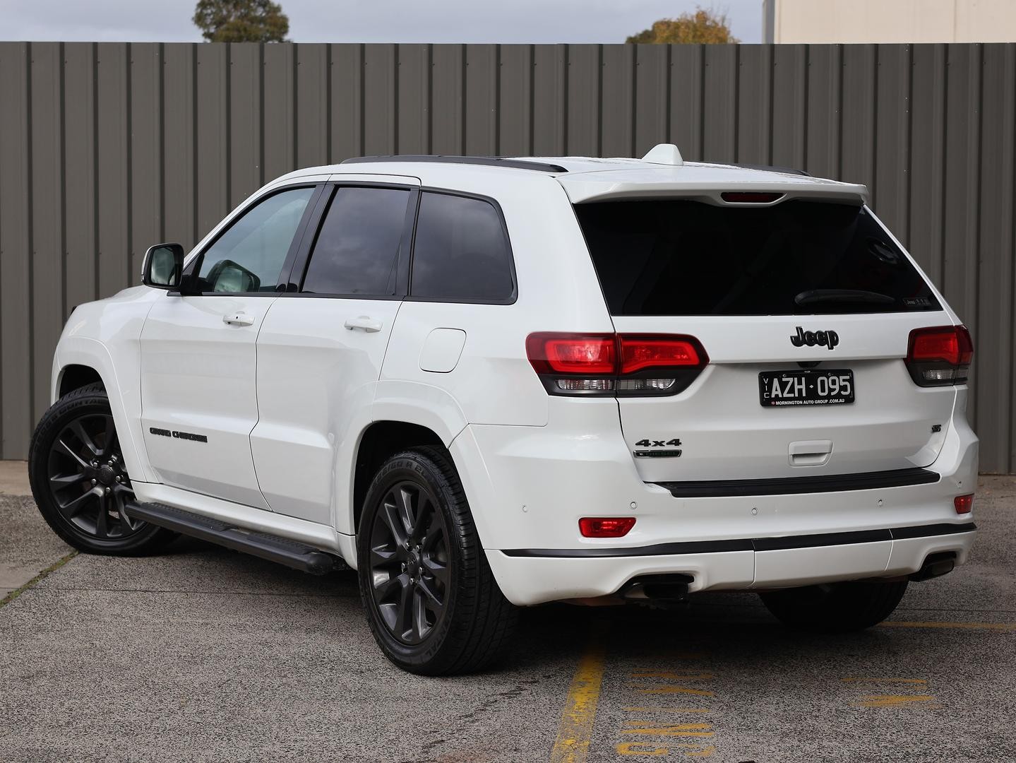 Jeep Grand Cherokee image 3