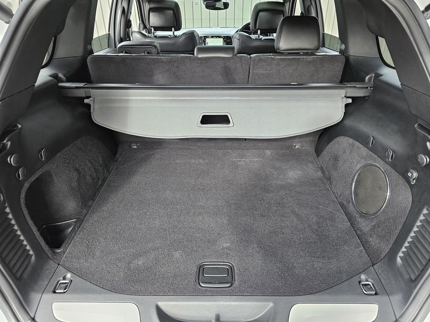 Jeep Grand Cherokee image 3