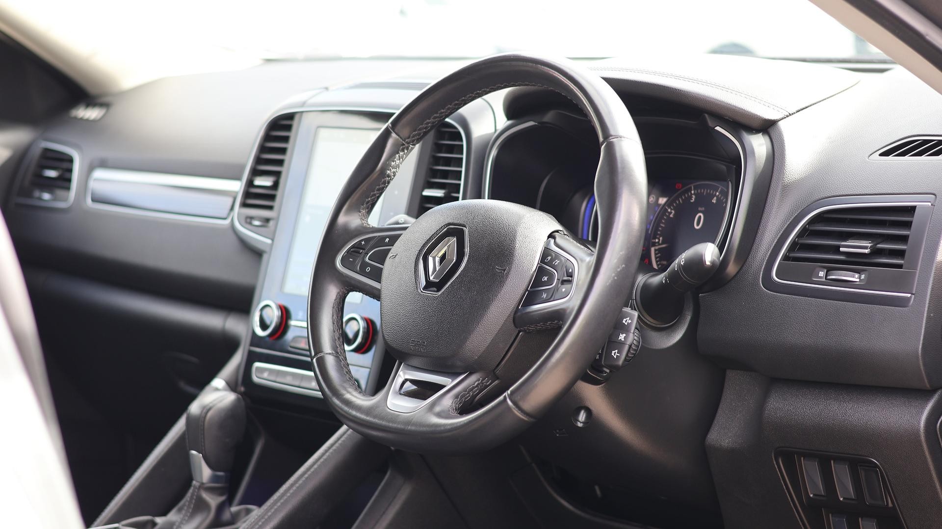 Renault Koleos image 2