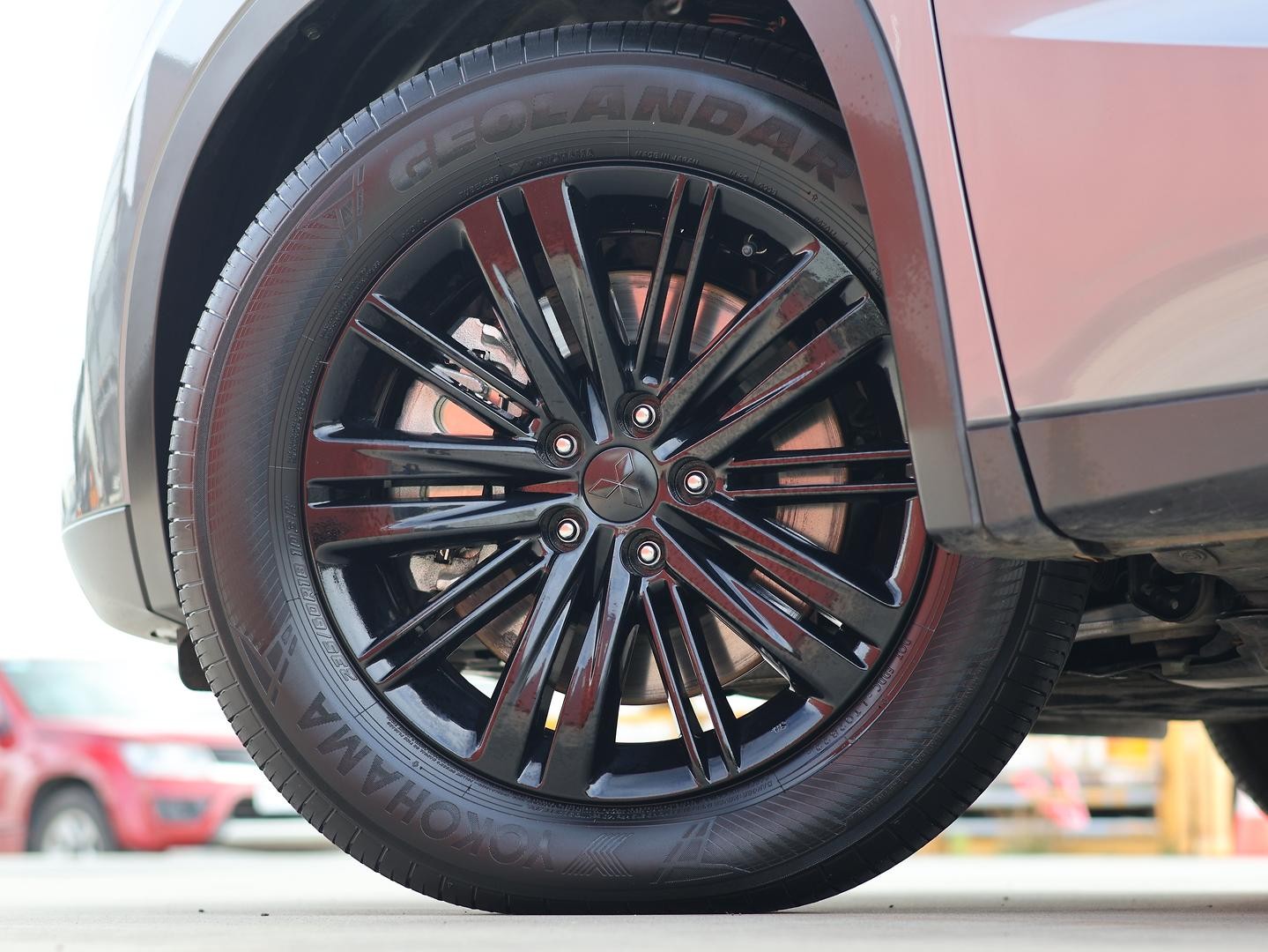 Mitsubishi Outlander image 4
