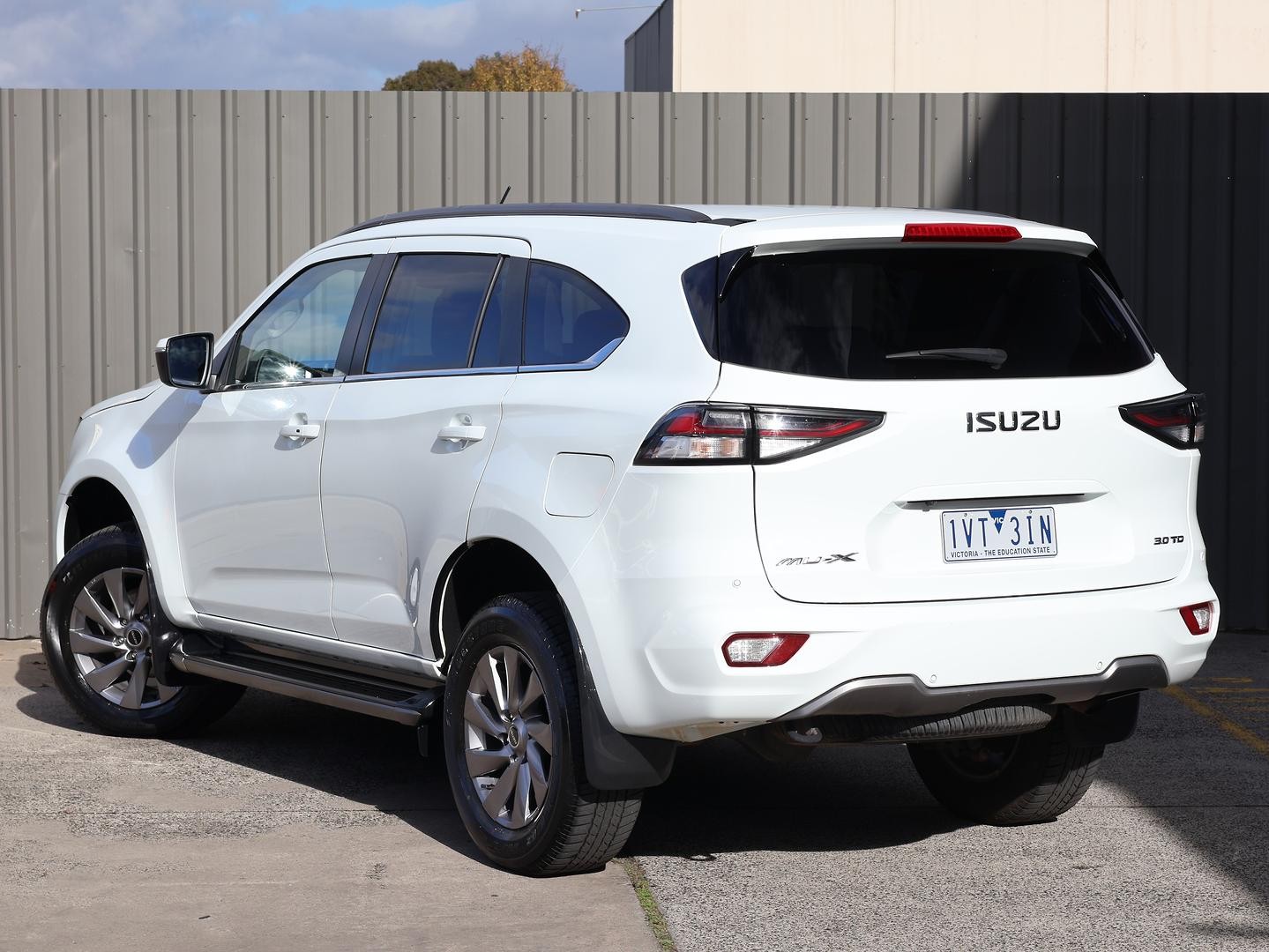 Isuzu Mu-x image 3