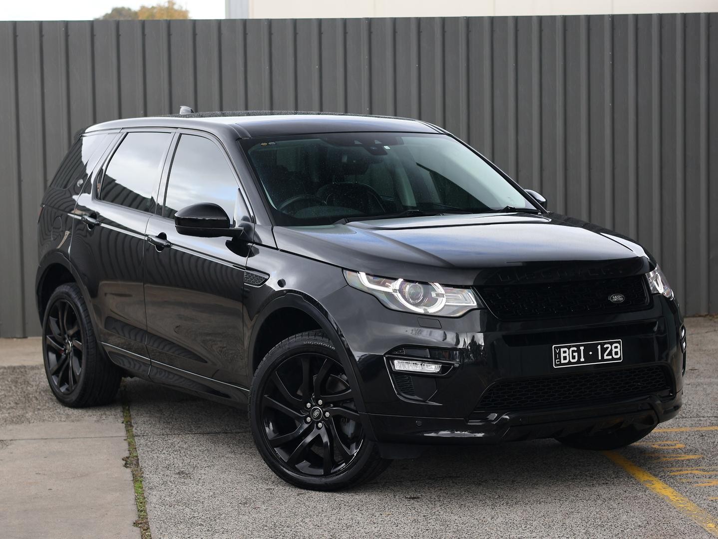 Land Rover Discovery Sport image 1