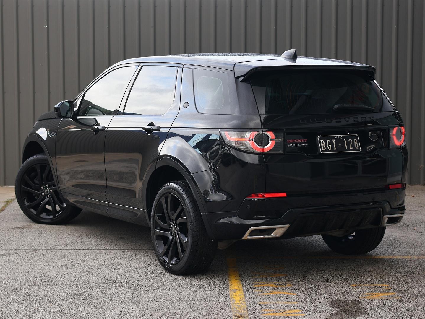 Land Rover Discovery Sport image 3
