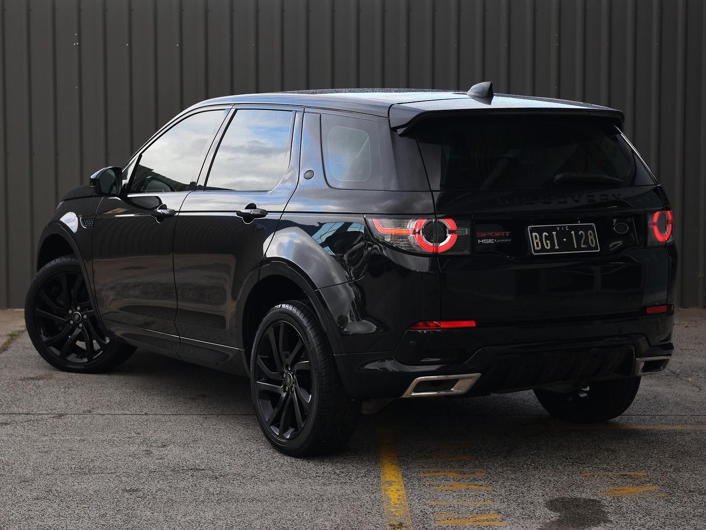 Land Rover Discovery Sport image 3