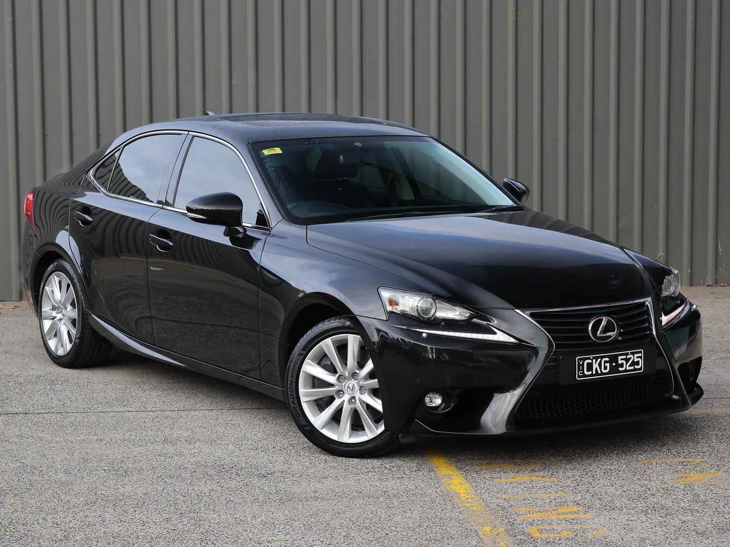 Lexus Is image 1
