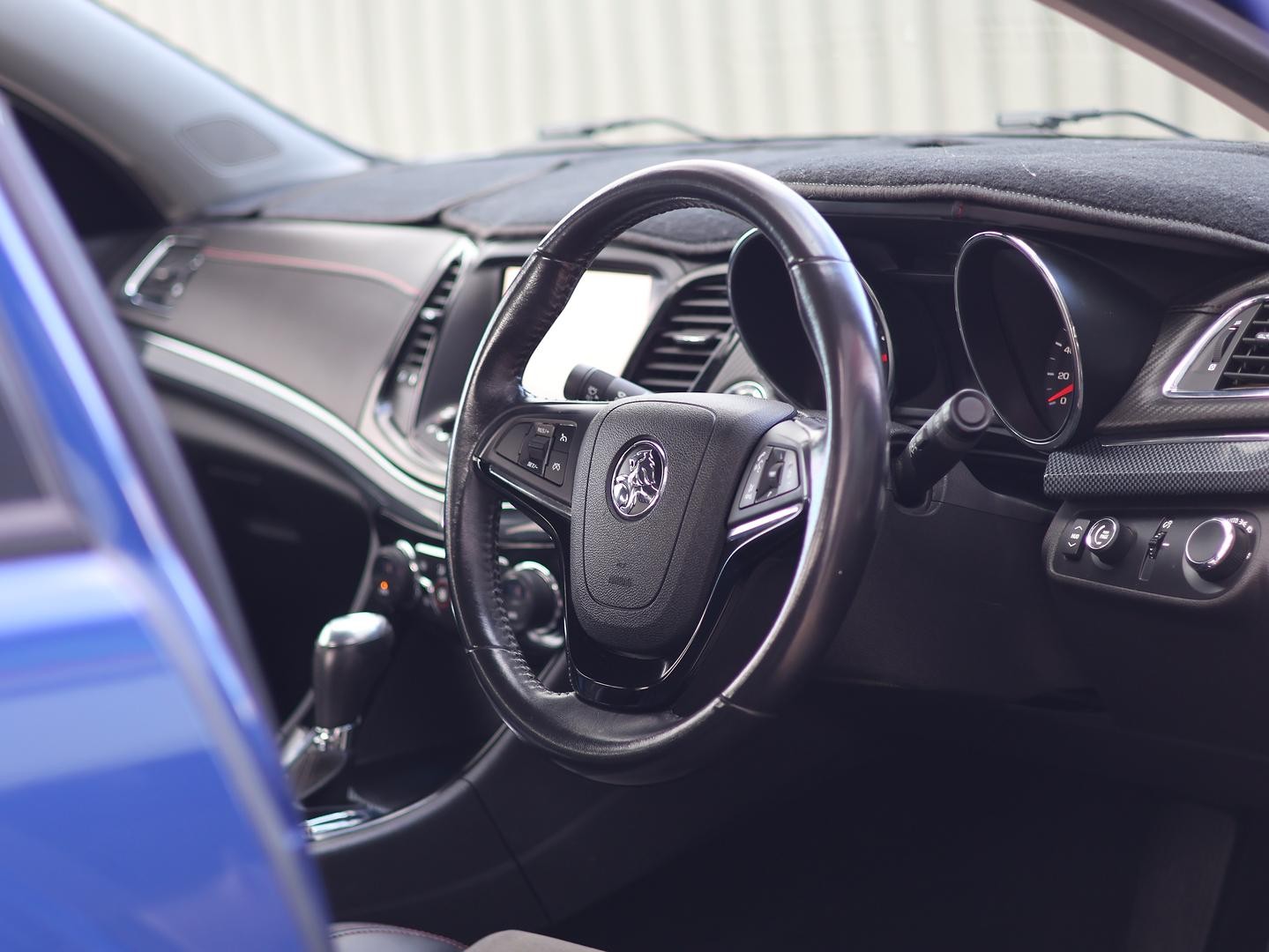 Holden Commodore image 2