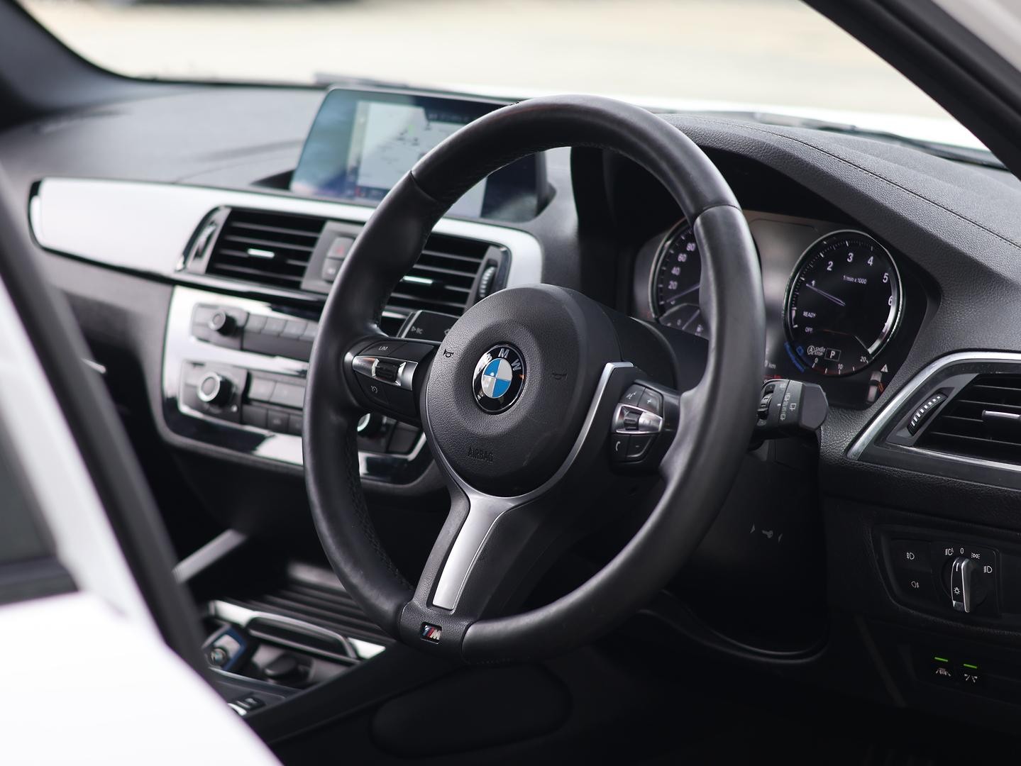 BMW 1 Series image 2