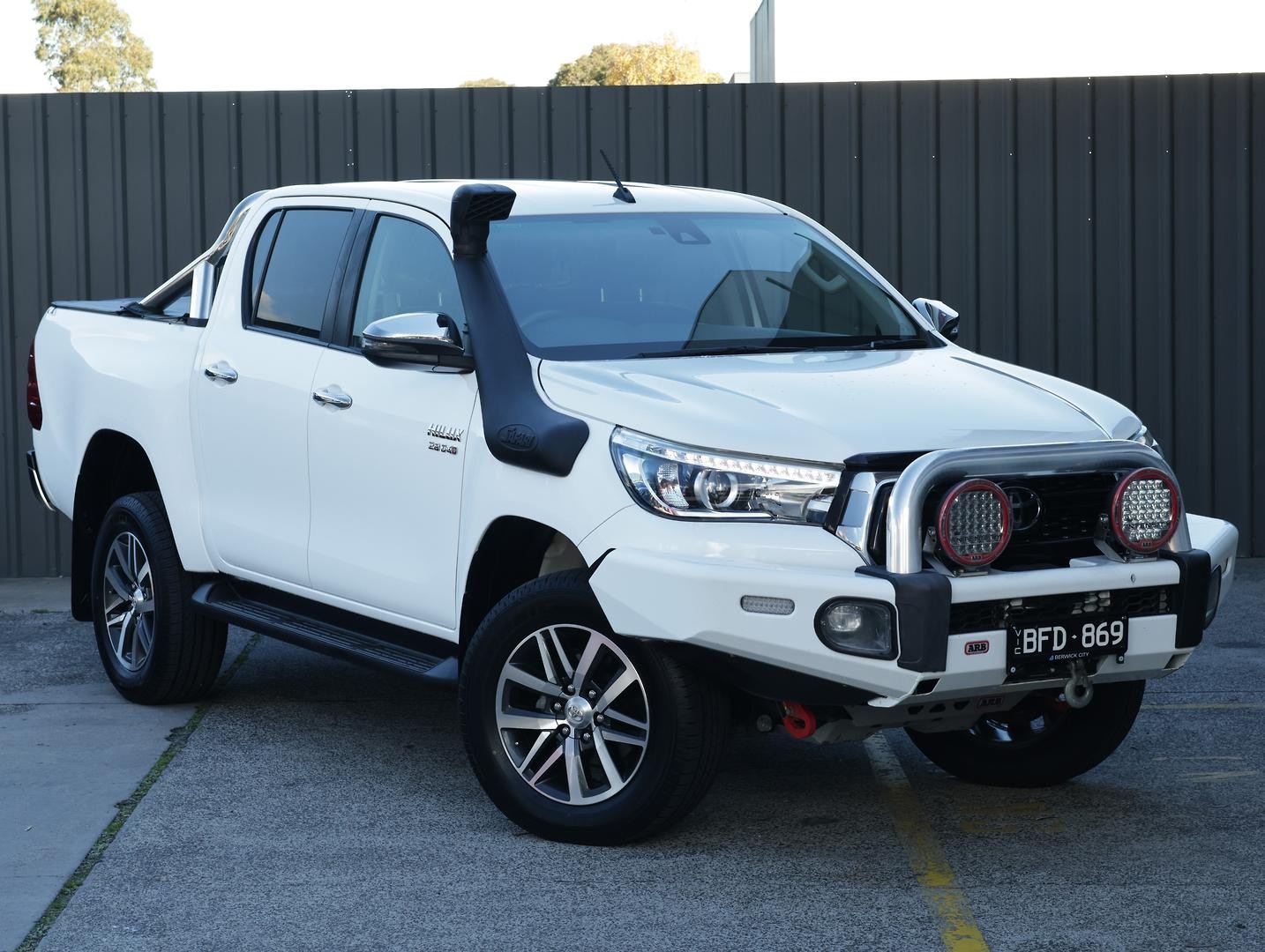 Toyota Hilux image 1