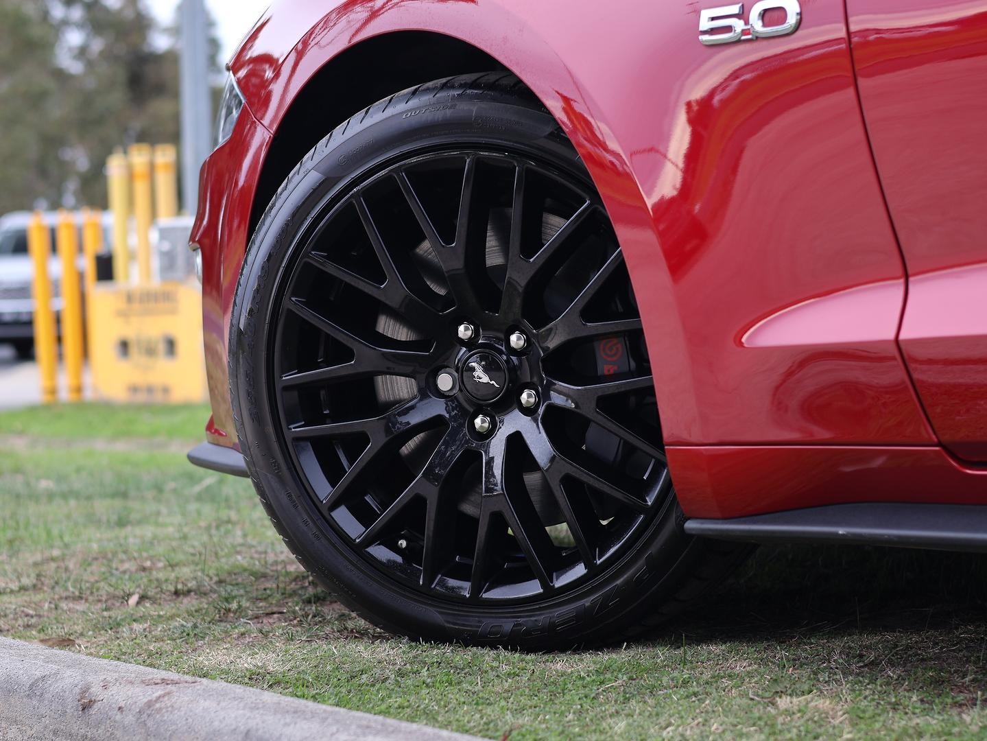 Ford Mustang image 4