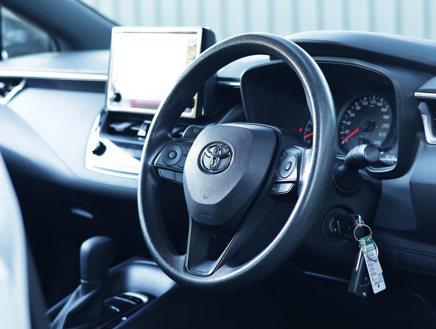 Toyota Corolla image 2