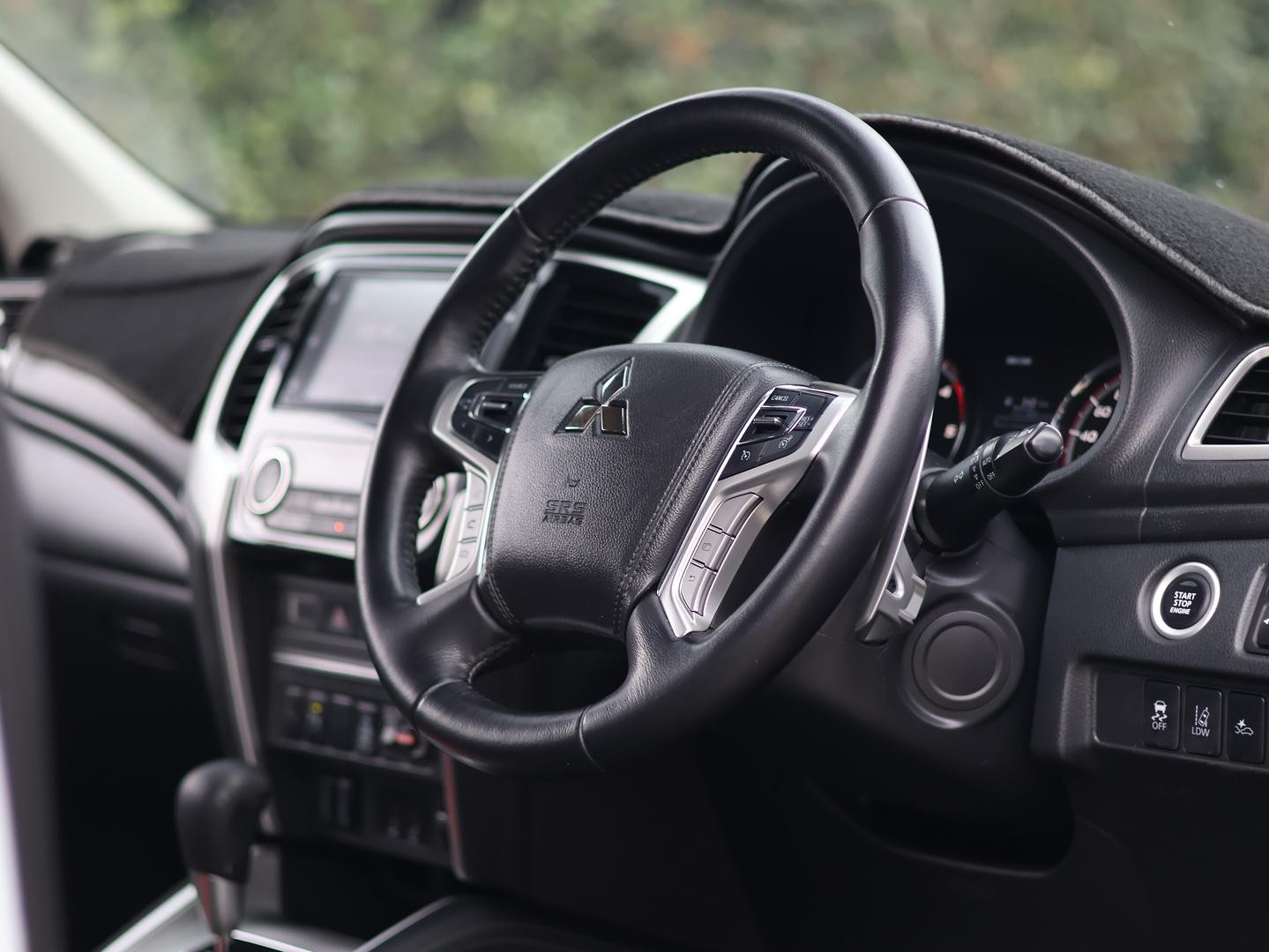 Mitsubishi Triton image 2