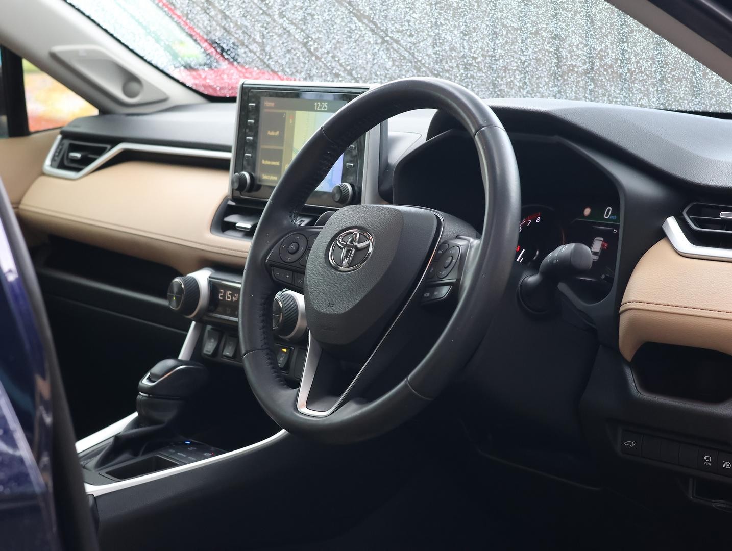 Toyota Rav4 image 2
