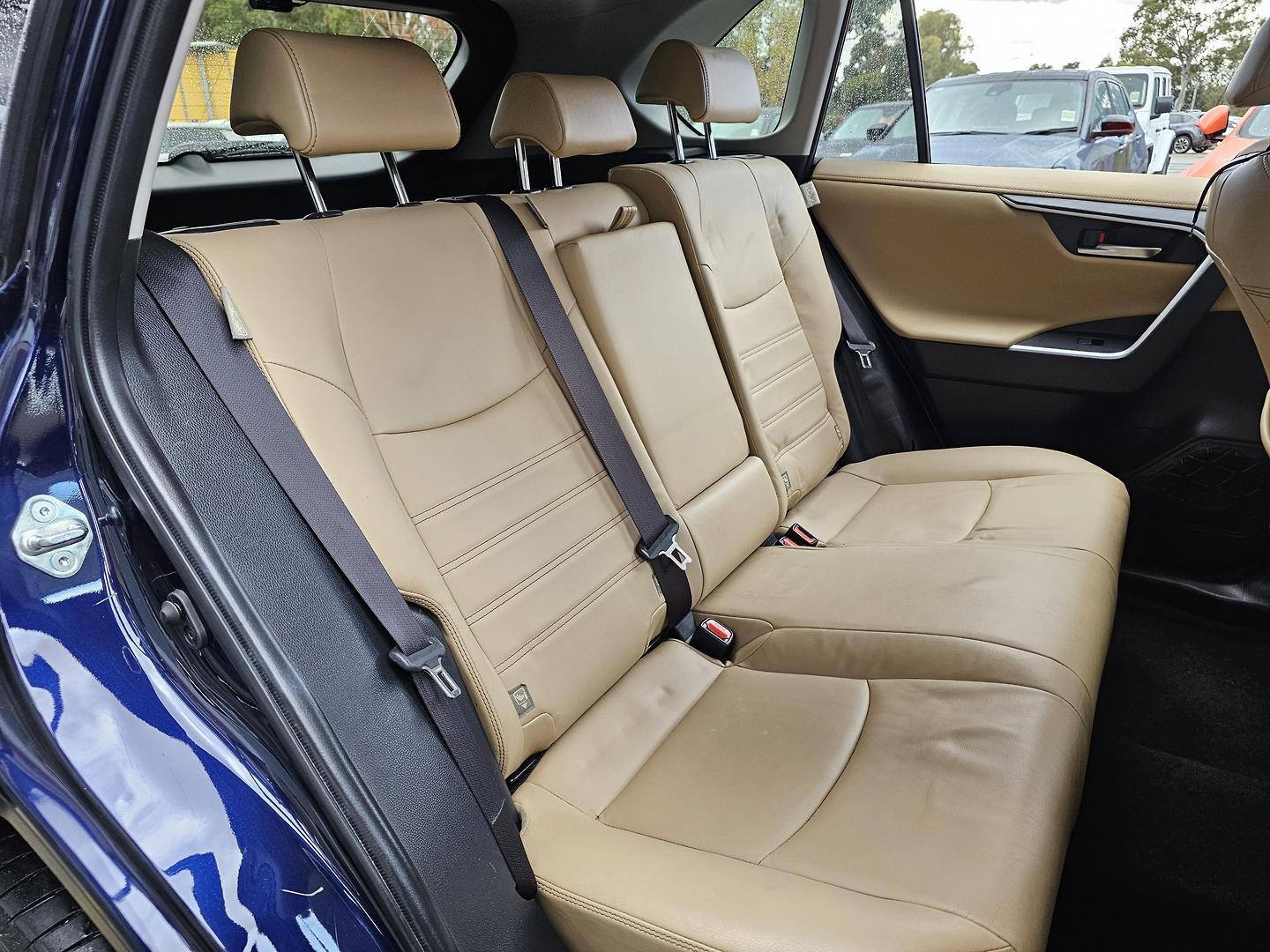 Toyota Rav4 image 2