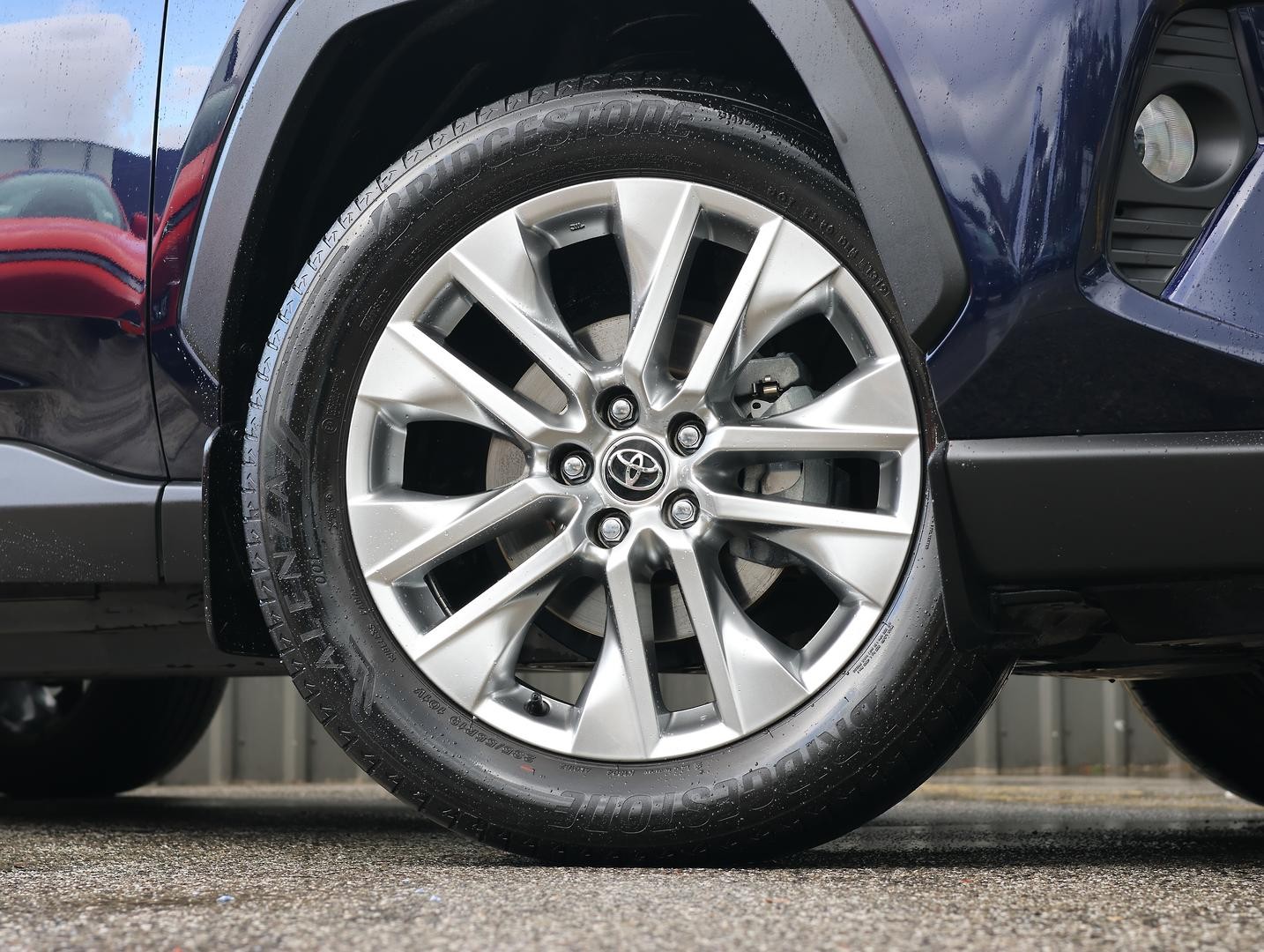 Toyota Rav4 image 4