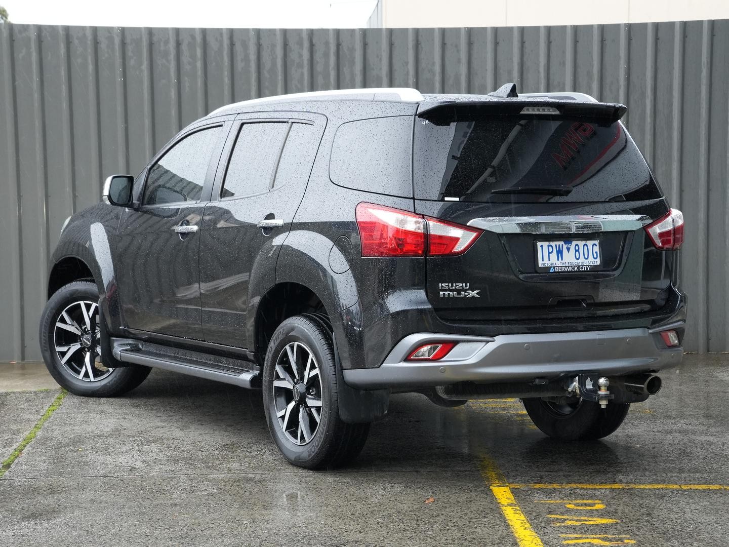 Isuzu Mu-x image 3