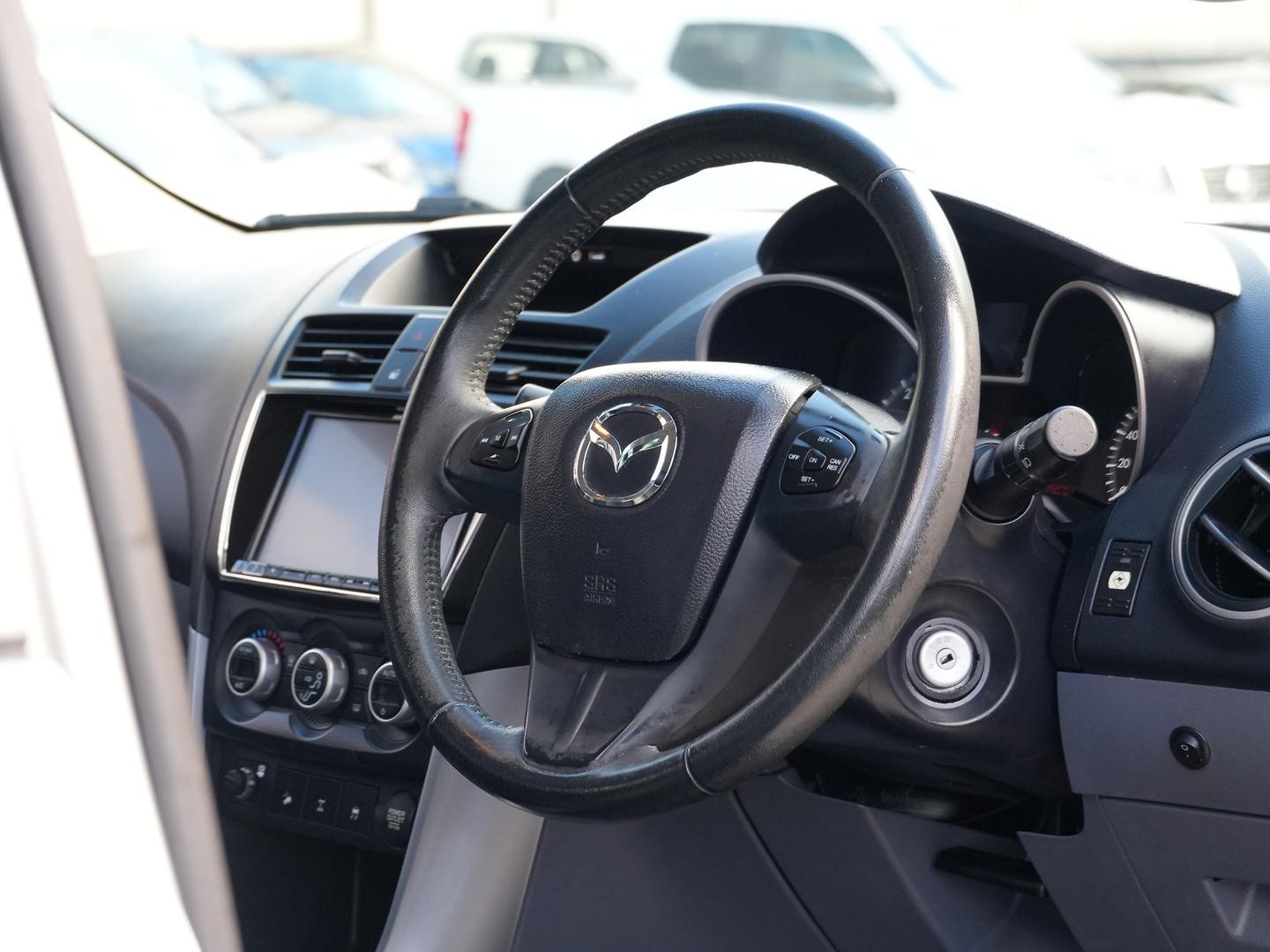 Mazda Bt-50 image 2