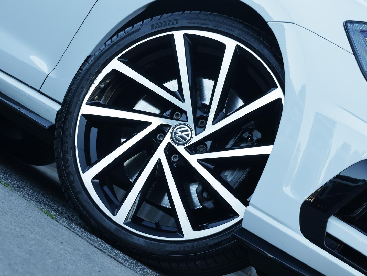 Volkswagen Golf image 4