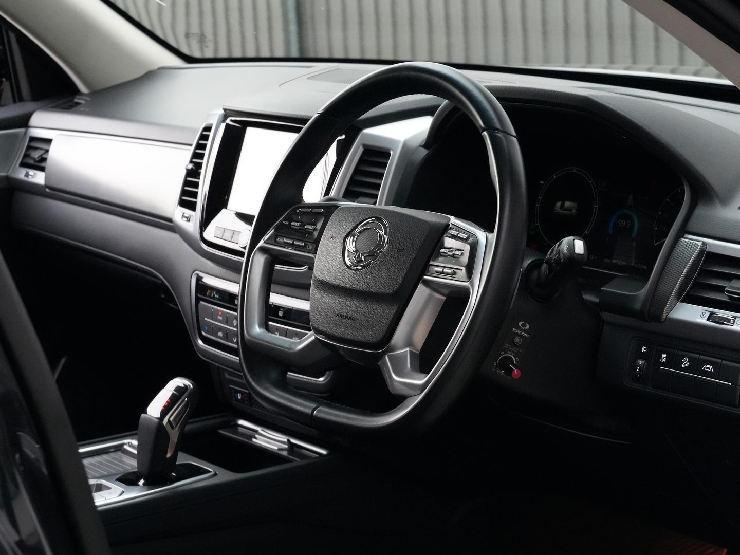 Ssangyong Rexton image 2