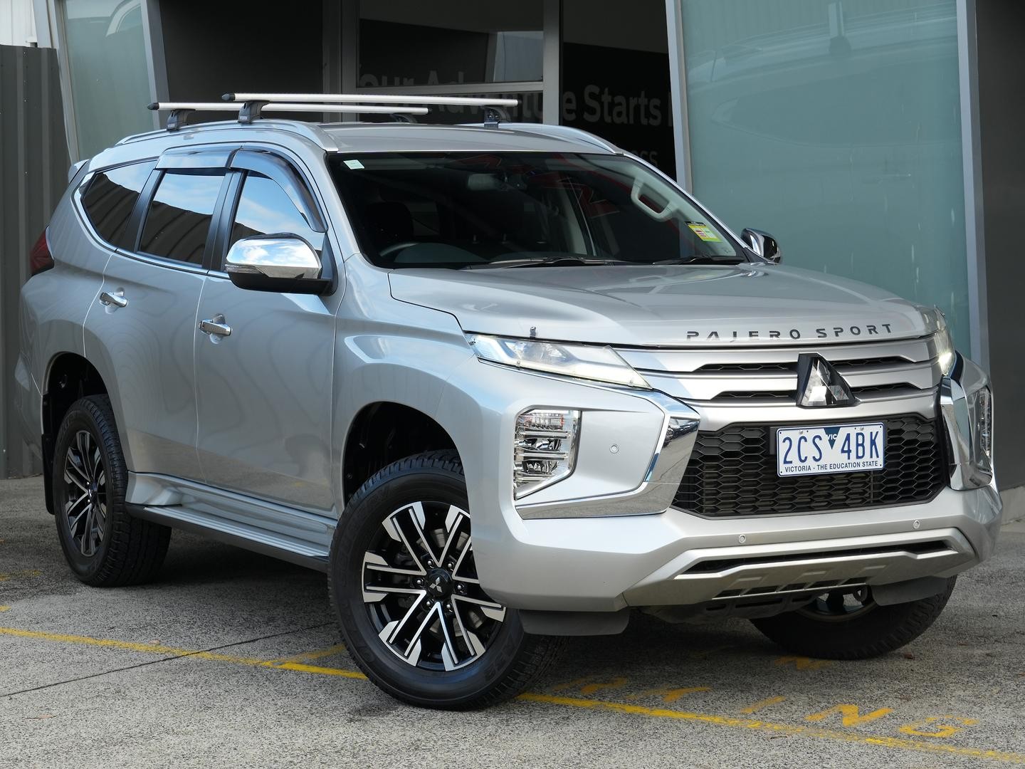 Mitsubishi Pajero Sport image 1