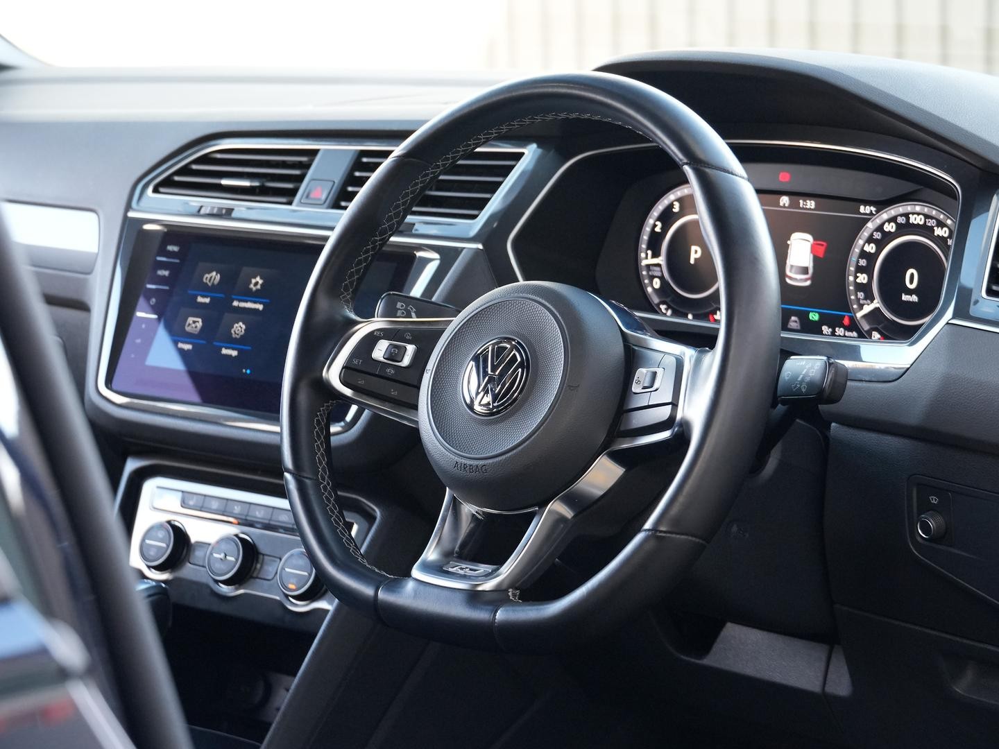 Volkswagen Tiguan image 2