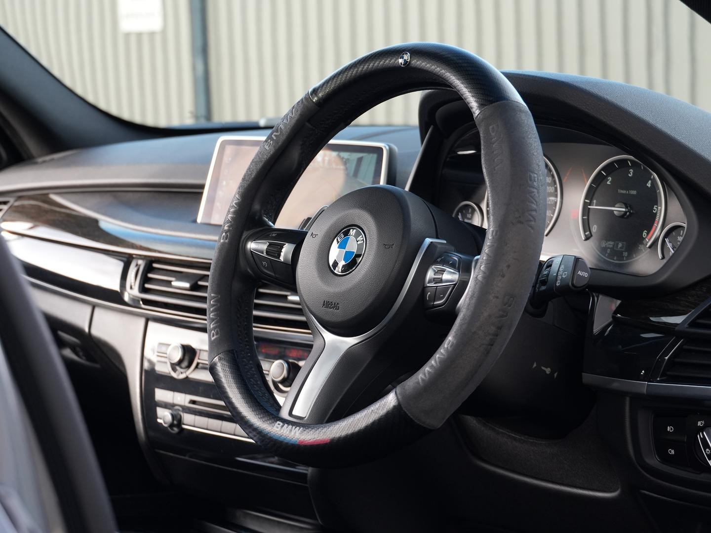BMW X5 image 2