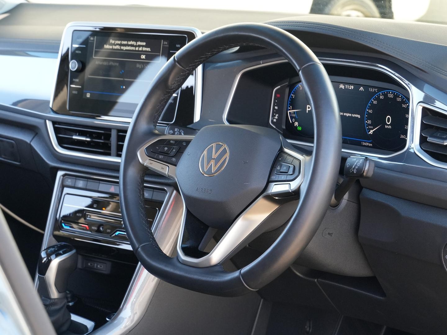 Volkswagen T-roc image 2