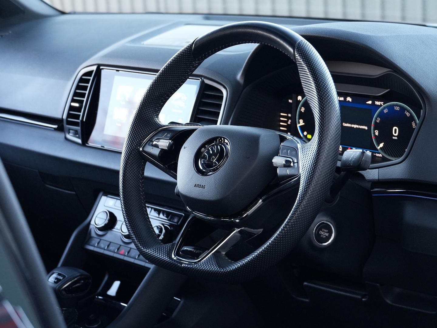Skoda Karoq image 2