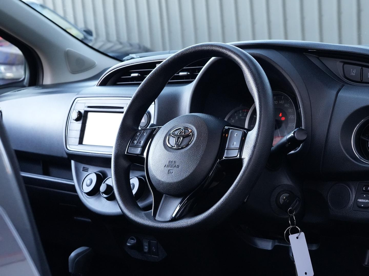Toyota Yaris image 2