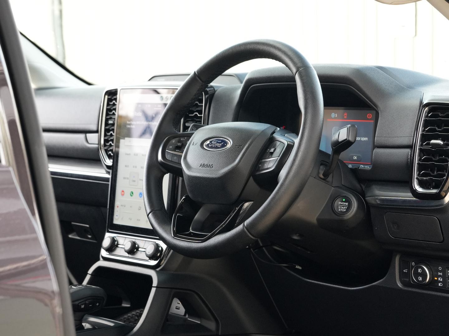 Ford Everest image 2