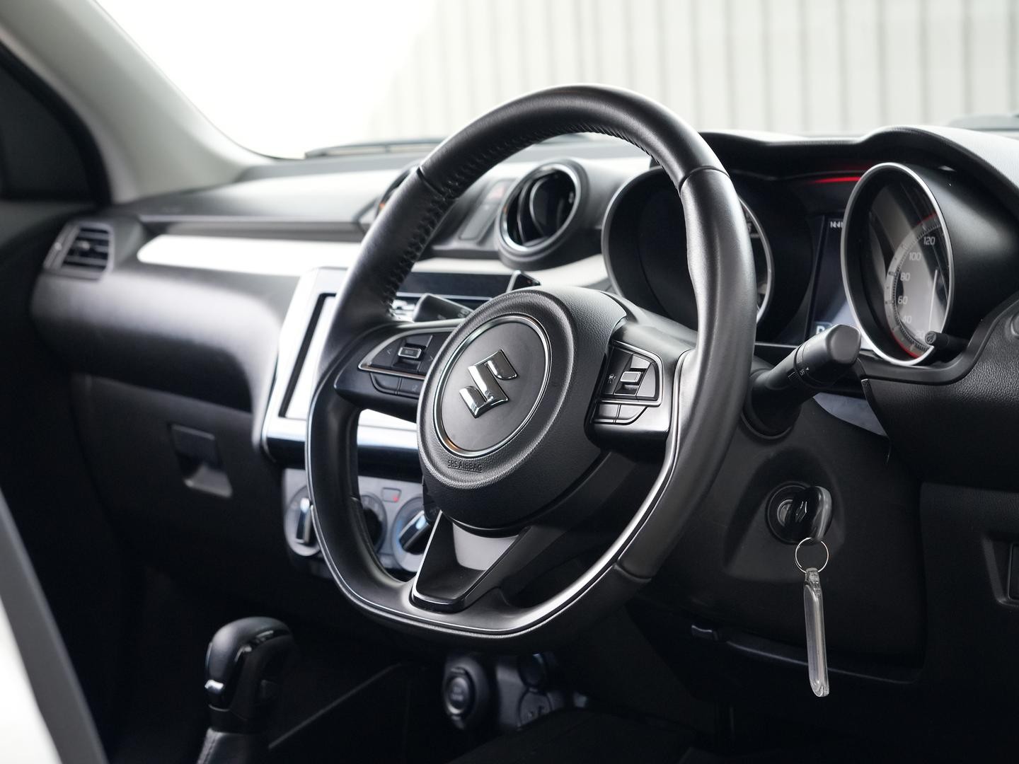 Suzuki Swift image 2