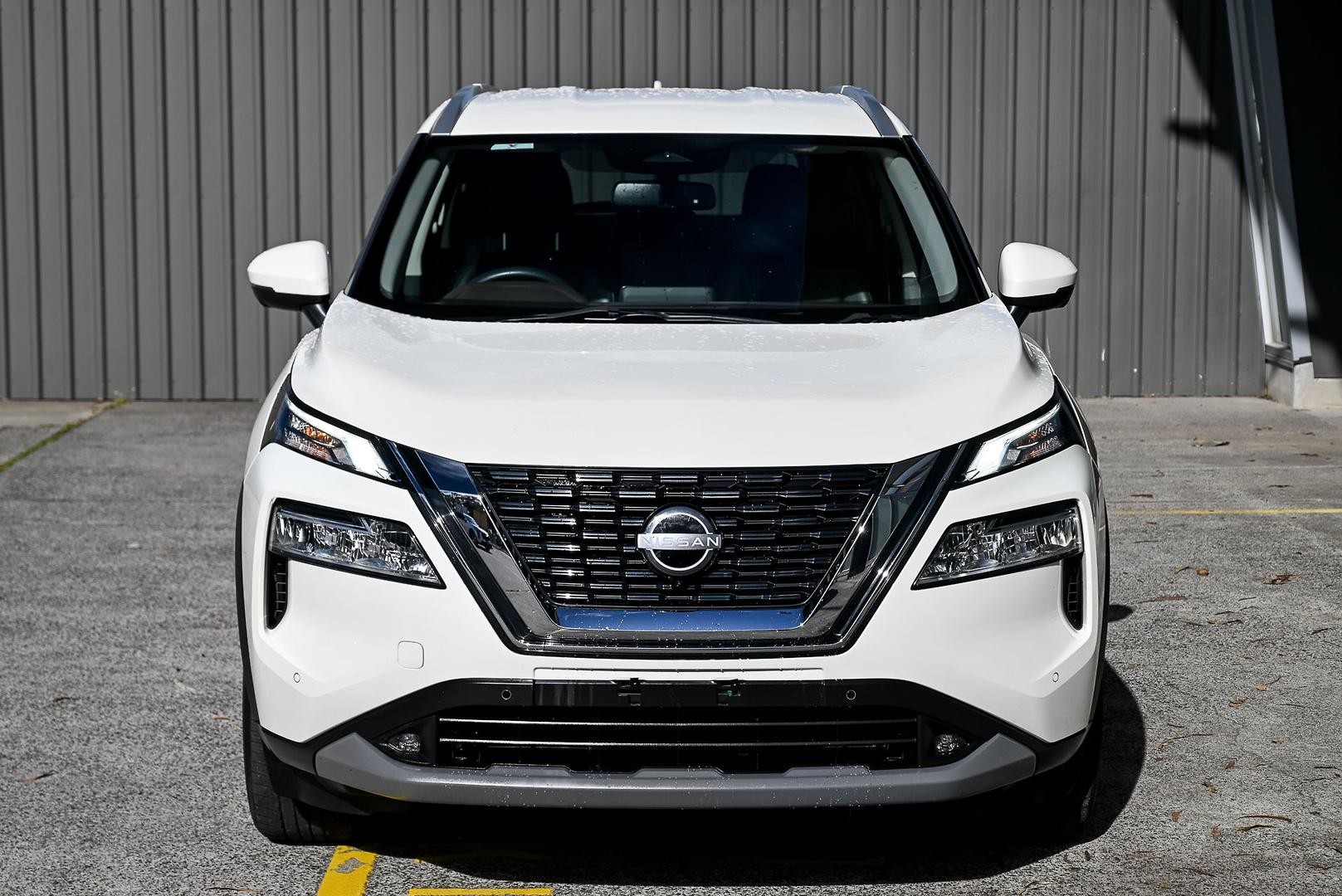 Nissan X-trail image 2