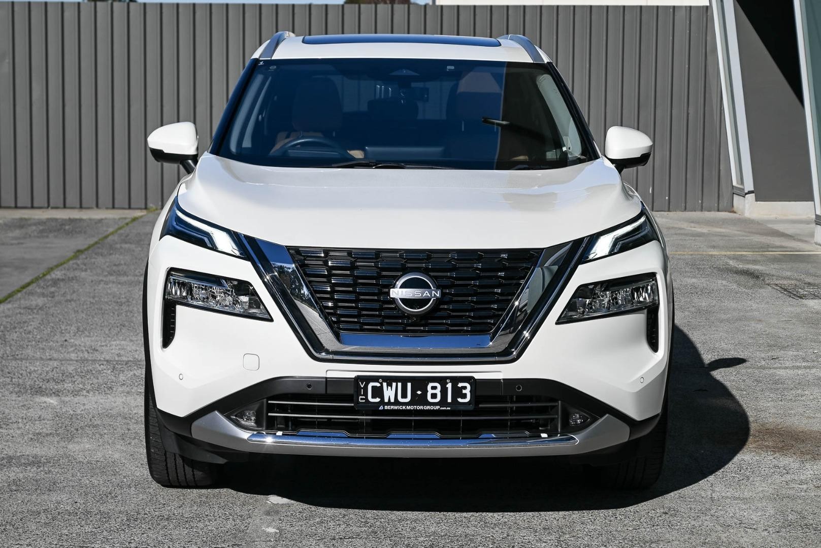 Nissan X-trail image 2