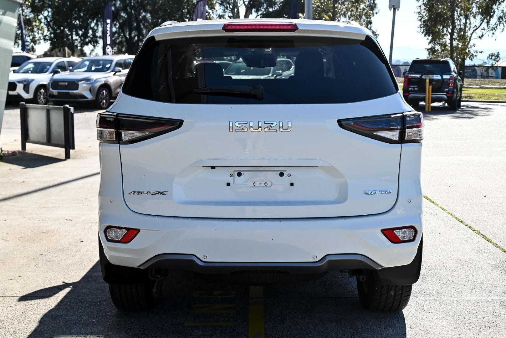 Isuzu Mu-x image 4