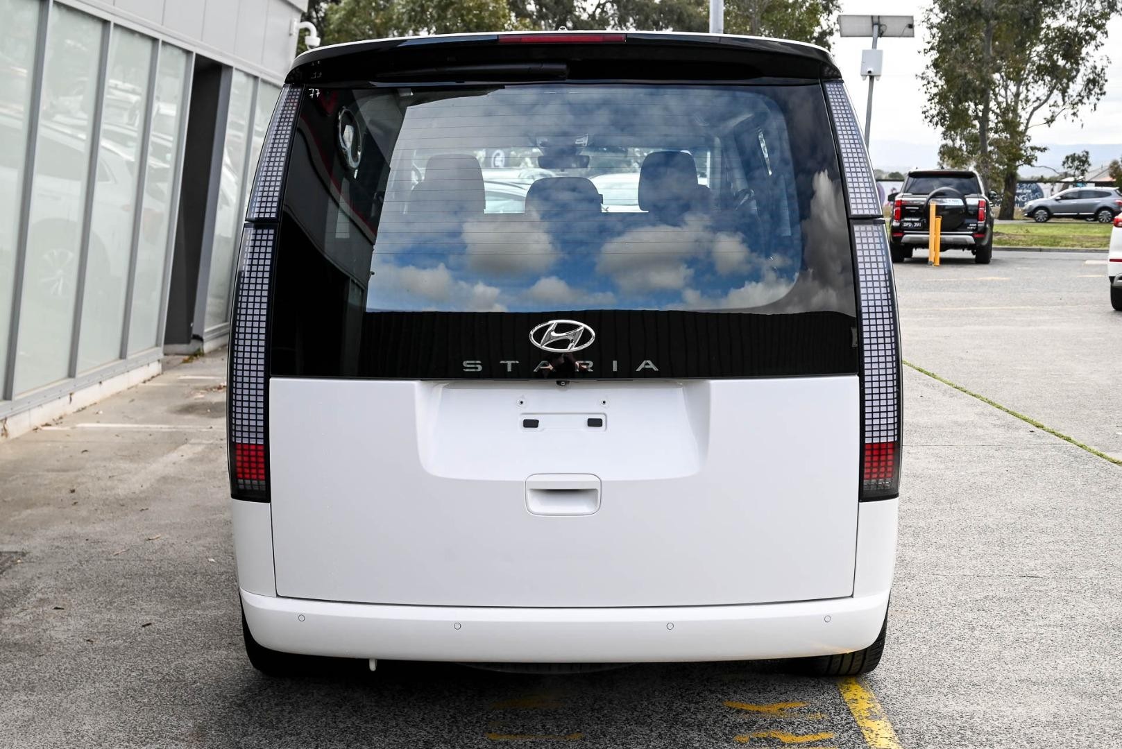 Hyundai Staria image 4