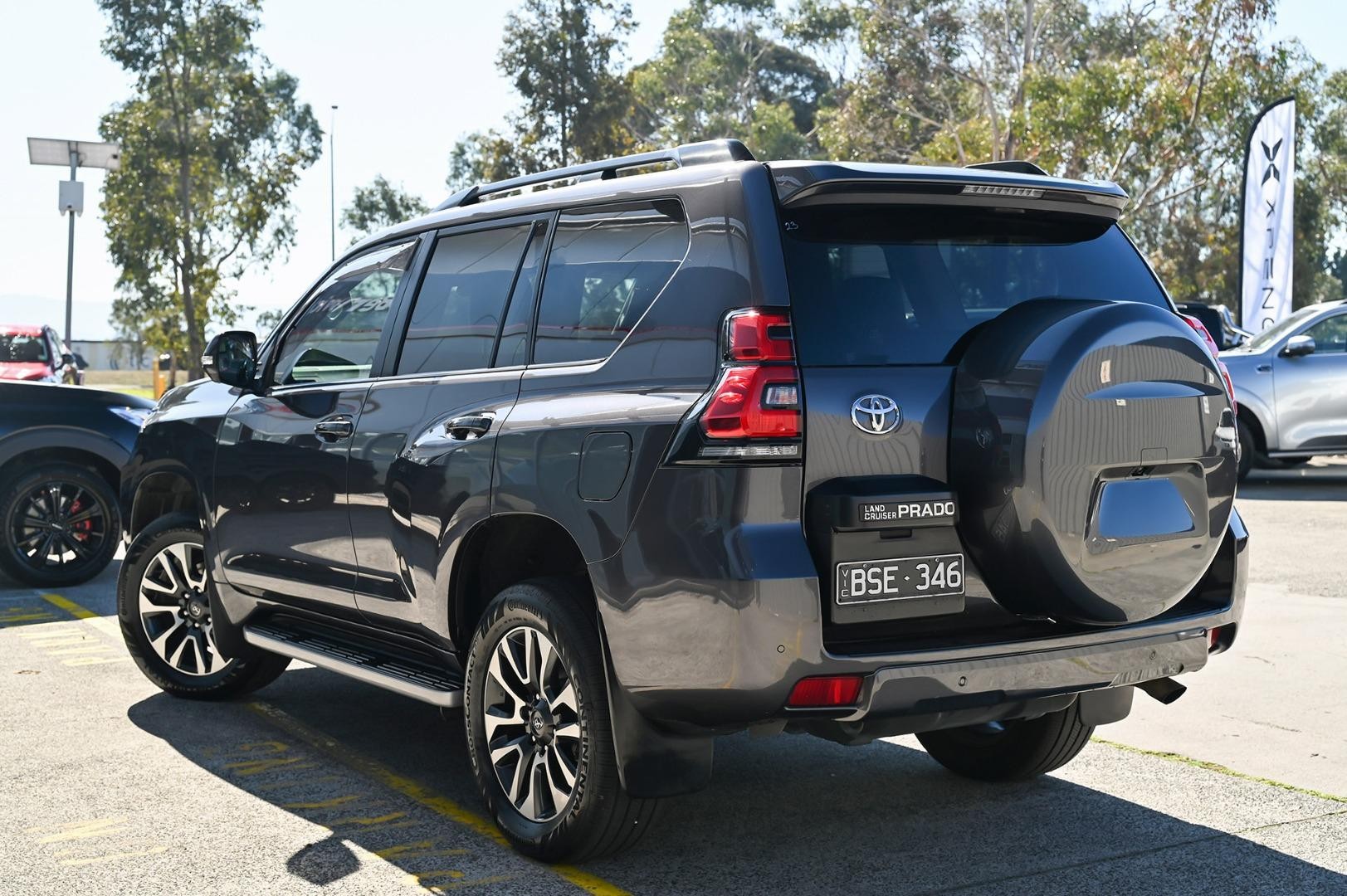 Toyota Landcruiser Prado image 3